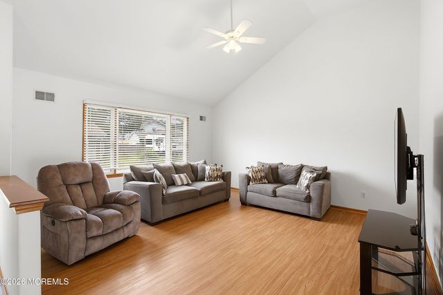 92 Birch Street, Beachwood, NJ 08722