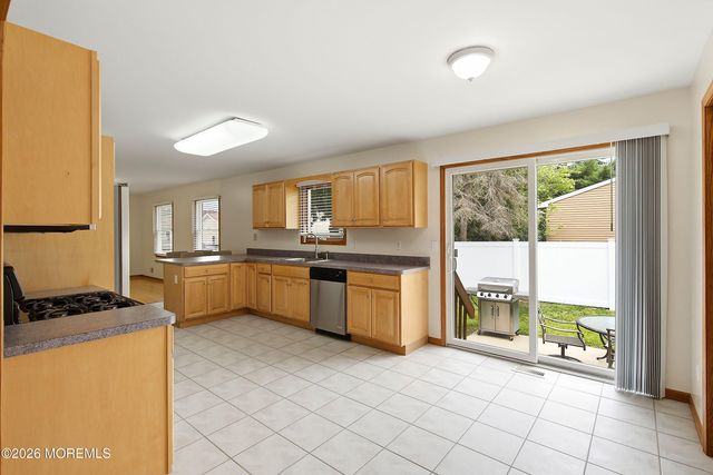 92 Birch Street, Beachwood, NJ 08722