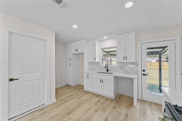 1710 patricia, Garland, TX 75042