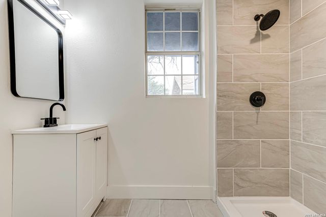 1002 Fulton, San Antonio, TX 78201