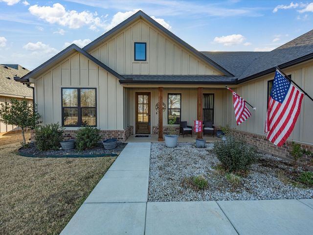 825 Holbrook Road, Springtown, TX 76082