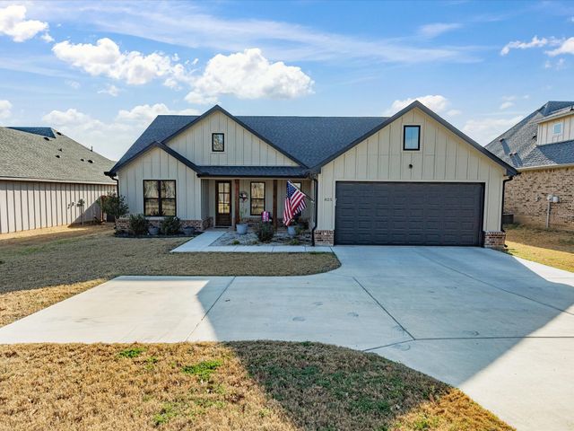 825 Holbrook Road, Springtown, TX 76082