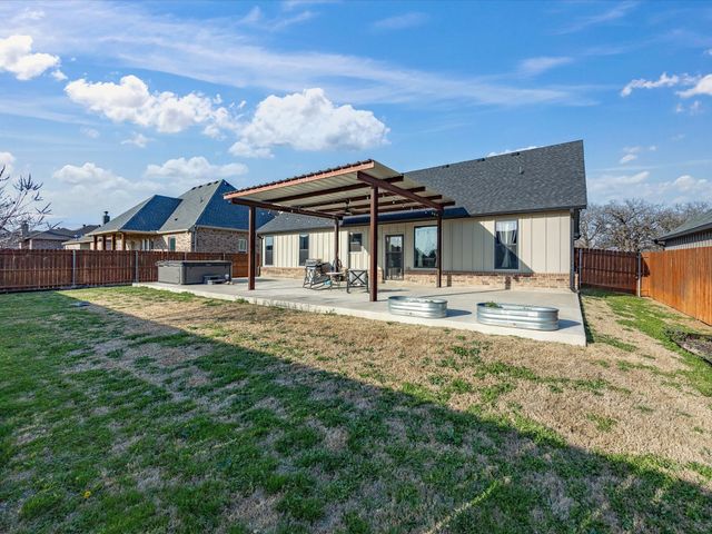 825 Holbrook Road, Springtown, TX 76082
