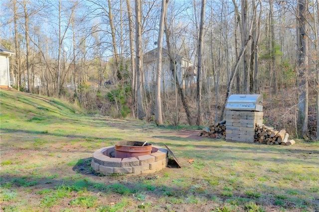 129 Meadow Brook Lane, Commerce, GA 30530