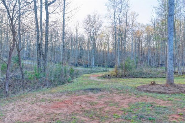 129 Meadow Brook Lane, Commerce, GA 30530