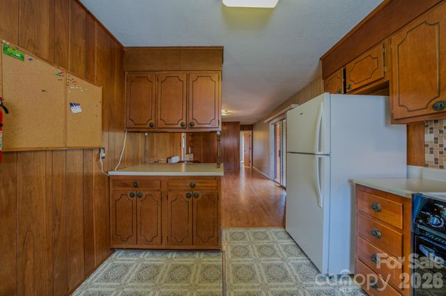 8 Summit Drive, Arden, NC 28704