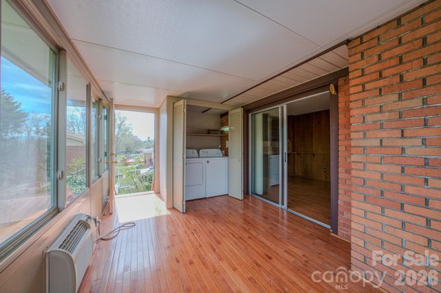 8 Summit Drive, Arden, NC 28704