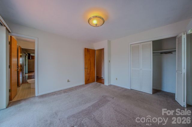 8 Summit Drive, Arden, NC 28704