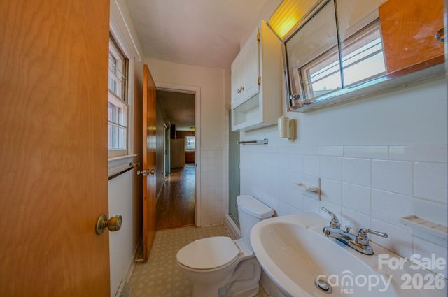 8 Summit Drive, Arden, NC 28704