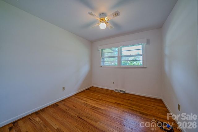 8 Summit Drive, Arden, NC 28704