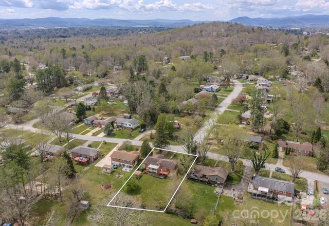 8 Summit Drive, Arden, NC 28704