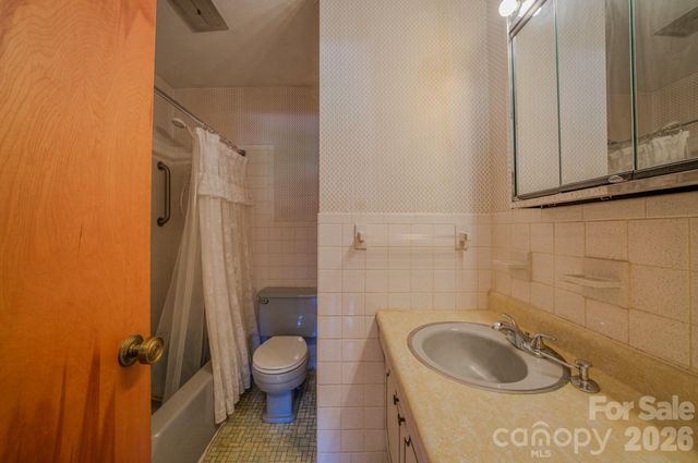 8 Summit Drive, Arden, NC 28704