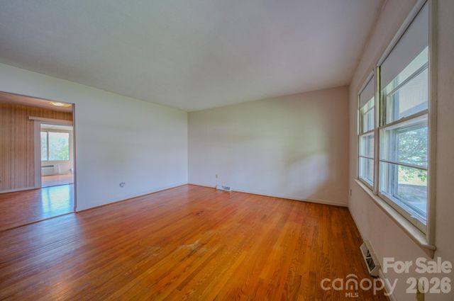 8 Summit Drive, Arden, NC 28704