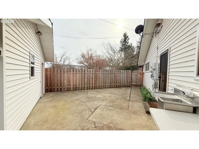 6175 Sw ALICE Ln, Beaverton, OR 97008