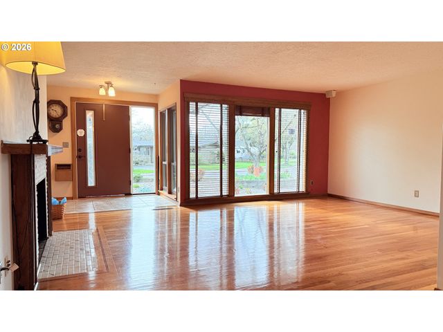 6175 Sw ALICE Ln, Beaverton, OR 97008