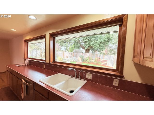 6175 Sw ALICE Ln, Beaverton, OR 97008