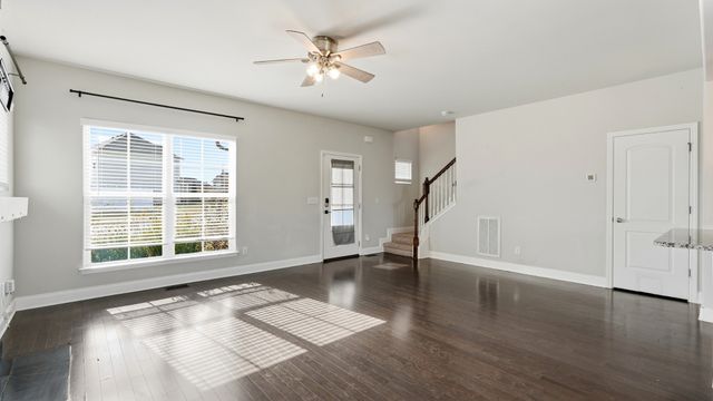 1042 Solomon Ln, Spring Hill, TN 37174