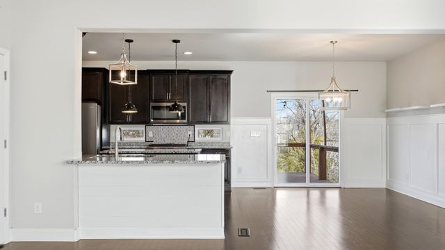 1042 Solomon Ln, Spring Hill, TN 37174