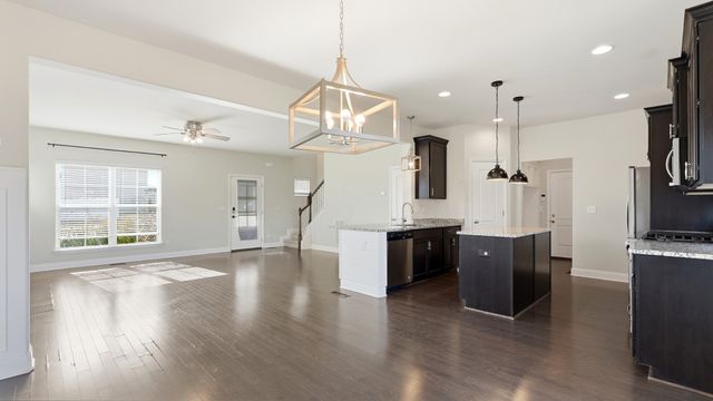 1042 Solomon Ln, Spring Hill, TN 37174