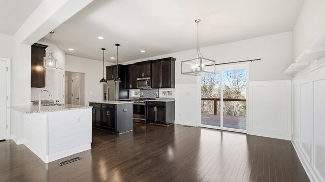 1042 Solomon Ln, Spring Hill, TN 37174