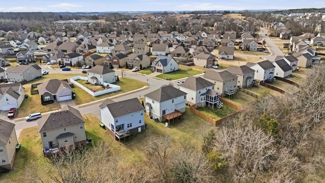 1042 Solomon Ln, Spring Hill, TN 37174