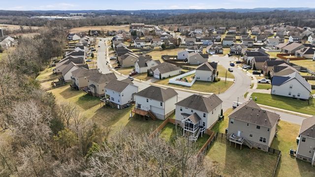 1042 Solomon Ln, Spring Hill, TN 37174