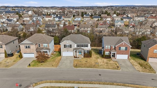 1042 Solomon Ln, Spring Hill, TN 37174