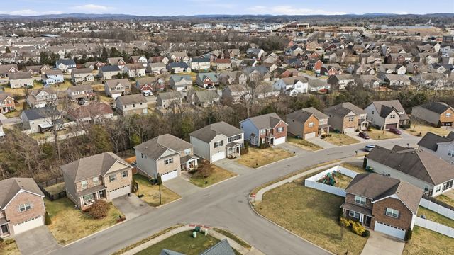 1042 Solomon Ln, Spring Hill, TN 37174