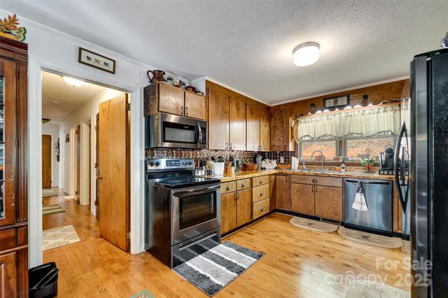 187 Garnet Road, Sylva, NC 28779