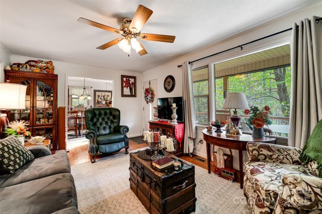 187 Garnet Road, Sylva, NC 28779