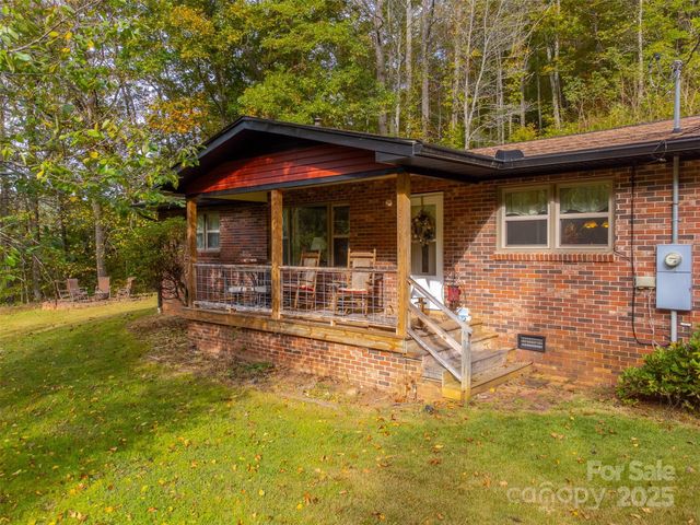 187 Garnet Road, Sylva, NC 28779
