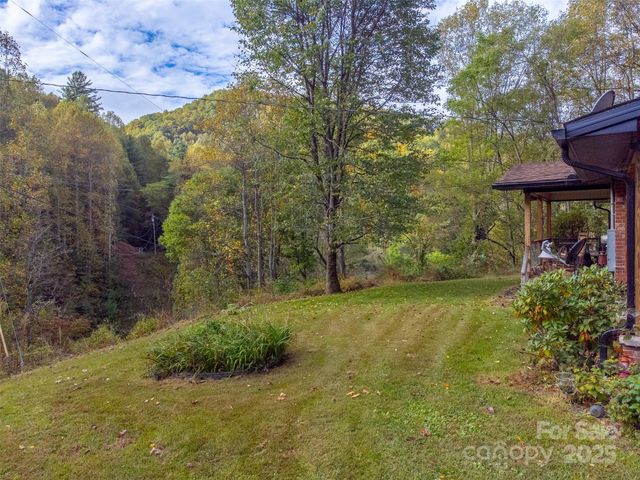 187 Garnet Road, Sylva, NC 28779