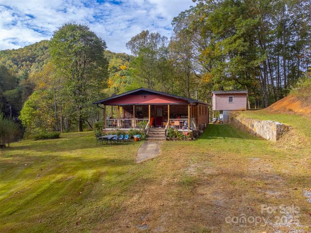 187 Garnet Road, Sylva, NC 28779