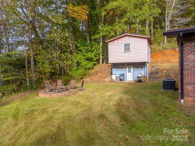 187 Garnet Road, Sylva, NC 28779