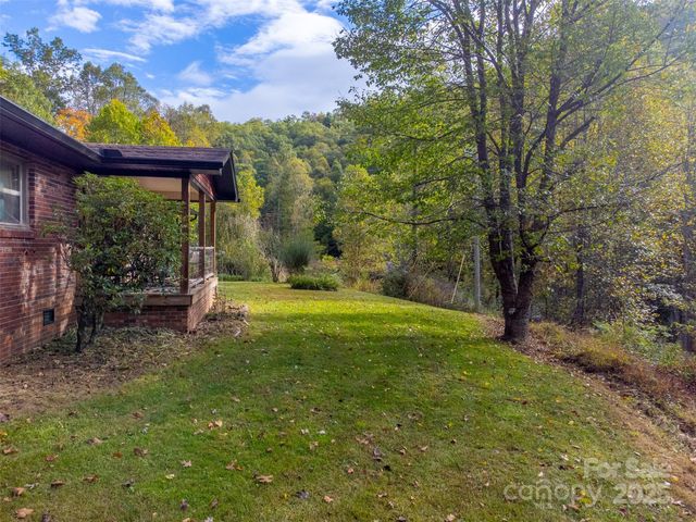 187 Garnet Road, Sylva, NC 28779