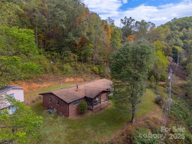 187 Garnet Road, Sylva, NC 28779