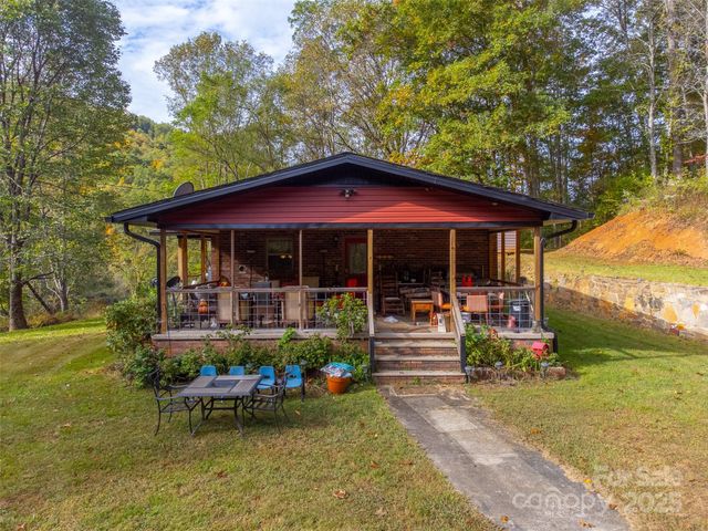187 Garnet Road, Sylva, NC 28779