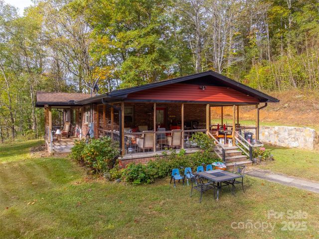 187 Garnet Road, Sylva, NC 28779