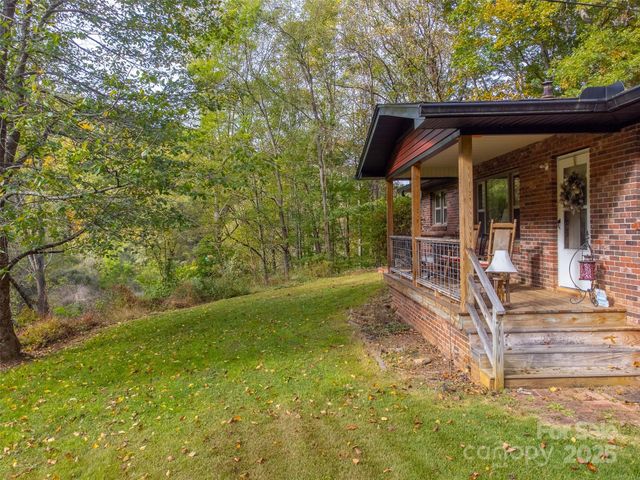 187 Garnet Road, Sylva, NC 28779