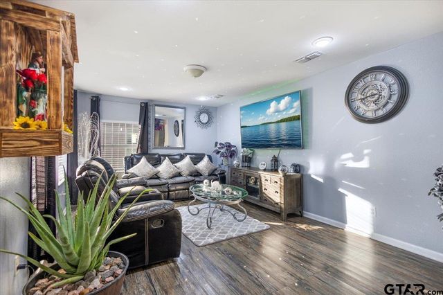 525 W Vance, Tyler, TX 75702