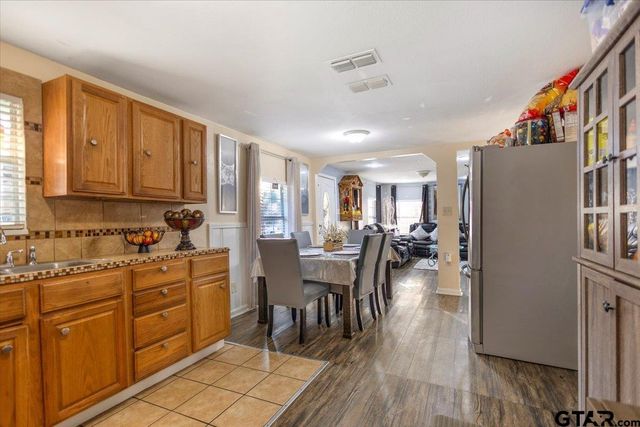 525 W Vance, Tyler, TX 75702