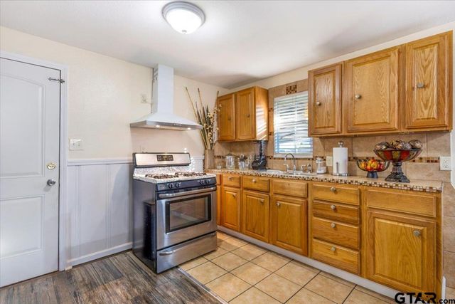 525 W Vance, Tyler, TX 75702