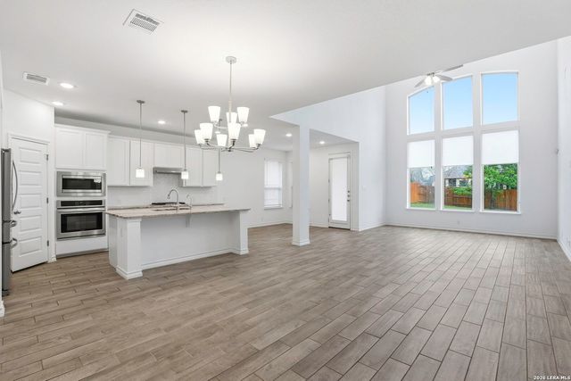 1742 Doubleday, San Antonio, TX 78253