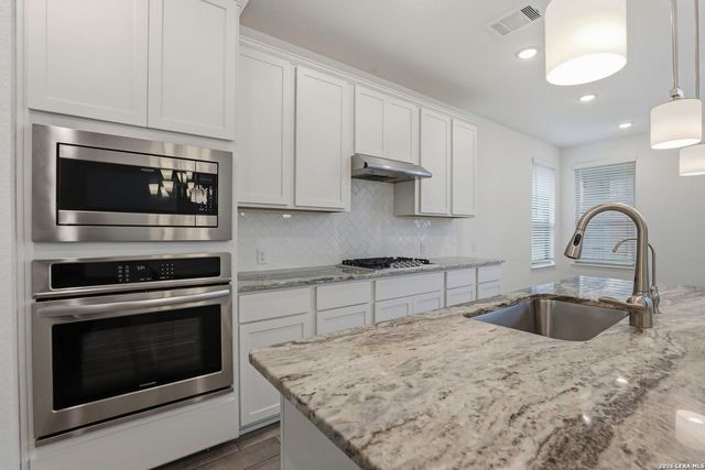 1742 Doubleday, San Antonio, TX 78253