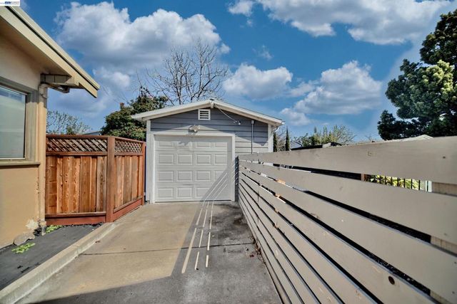 5706 Brookdale Ave, Oakland, CA 94605