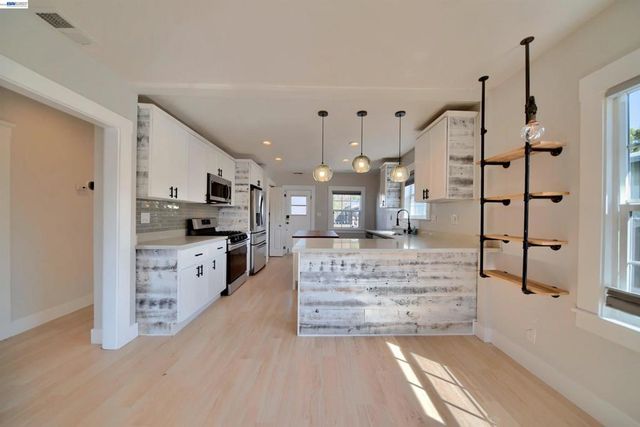 5706 Brookdale Ave, Oakland, CA 94605