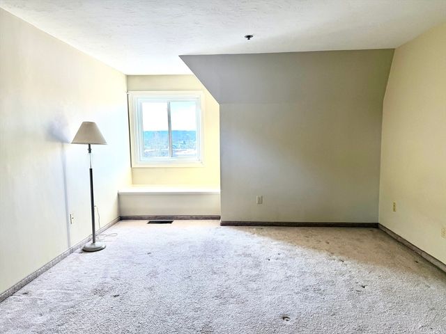 44 Elm 508, Worcester, MA 01609