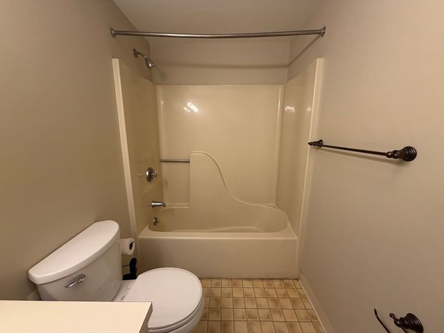 44 Elm 508, Worcester, MA 01609