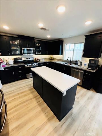 32770 Shorecrest, Lake Elsinore, CA 92530