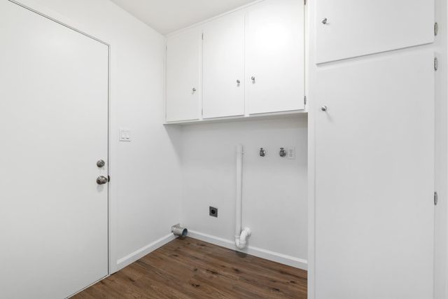 2707 Warwick Ln, Modesto, CA 95350